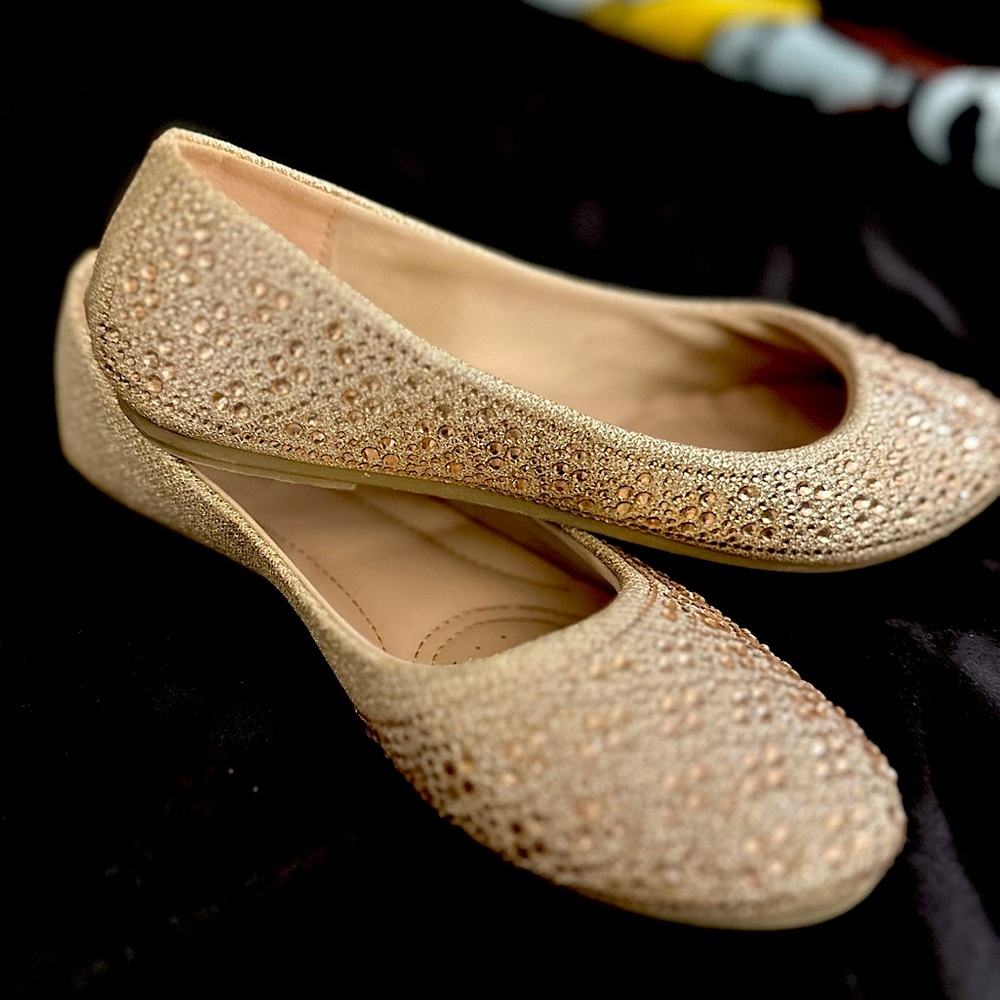 Rhine stone flats size 7 woman.